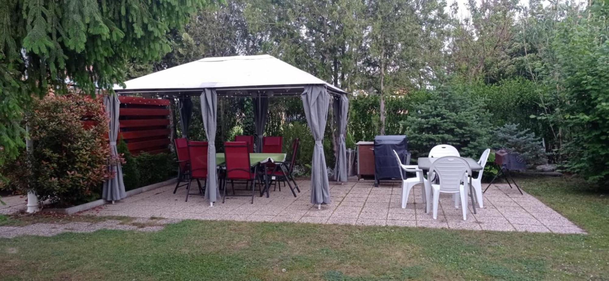 Szenczi Vendeghaz Apartment Buk Ngoại thất bức ảnh